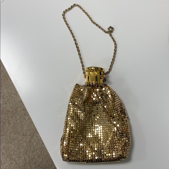 gold expandable party coin purse wristlet - Picture 2 of 7